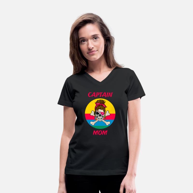 Captain Mom Runs A Tight Ship - Funny Pirate