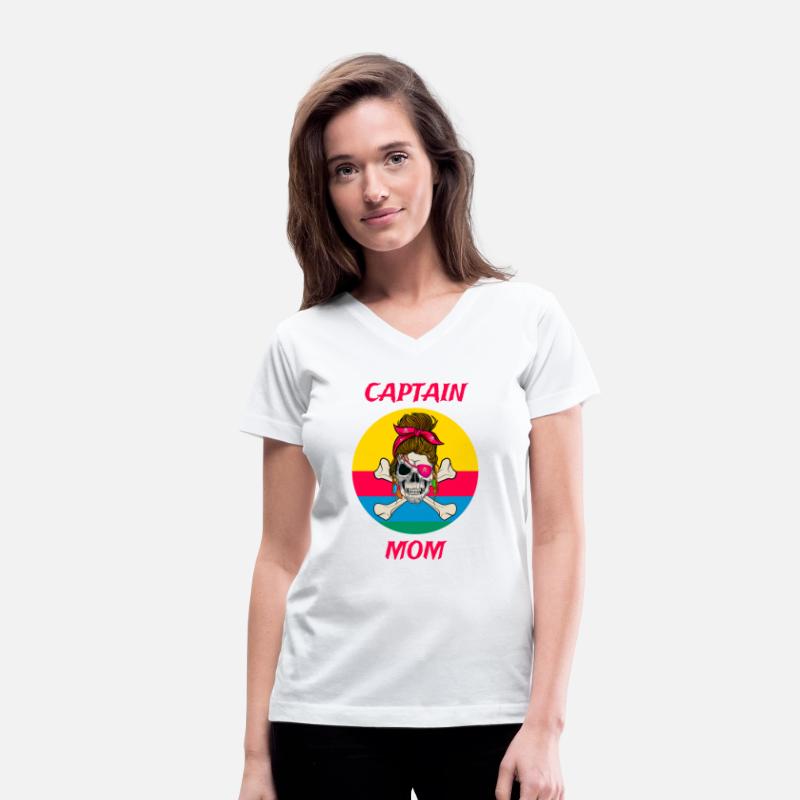 Captain Mom Runs A Tight Ship - Funny Pirate