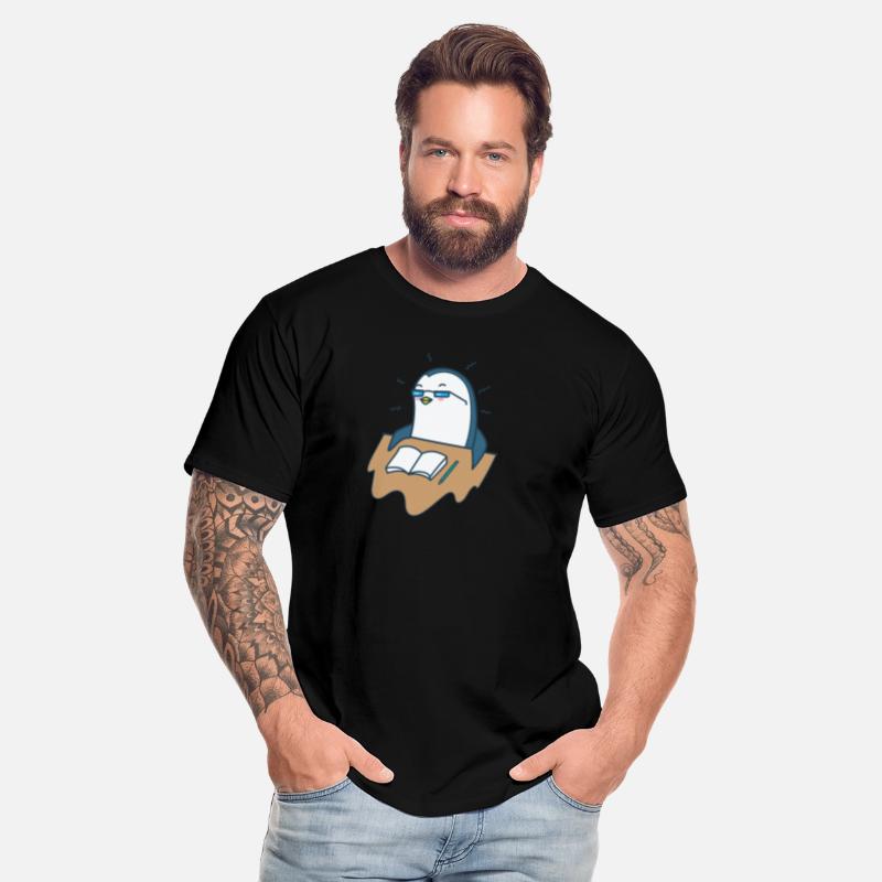 Penguin learning Antarctic Bird